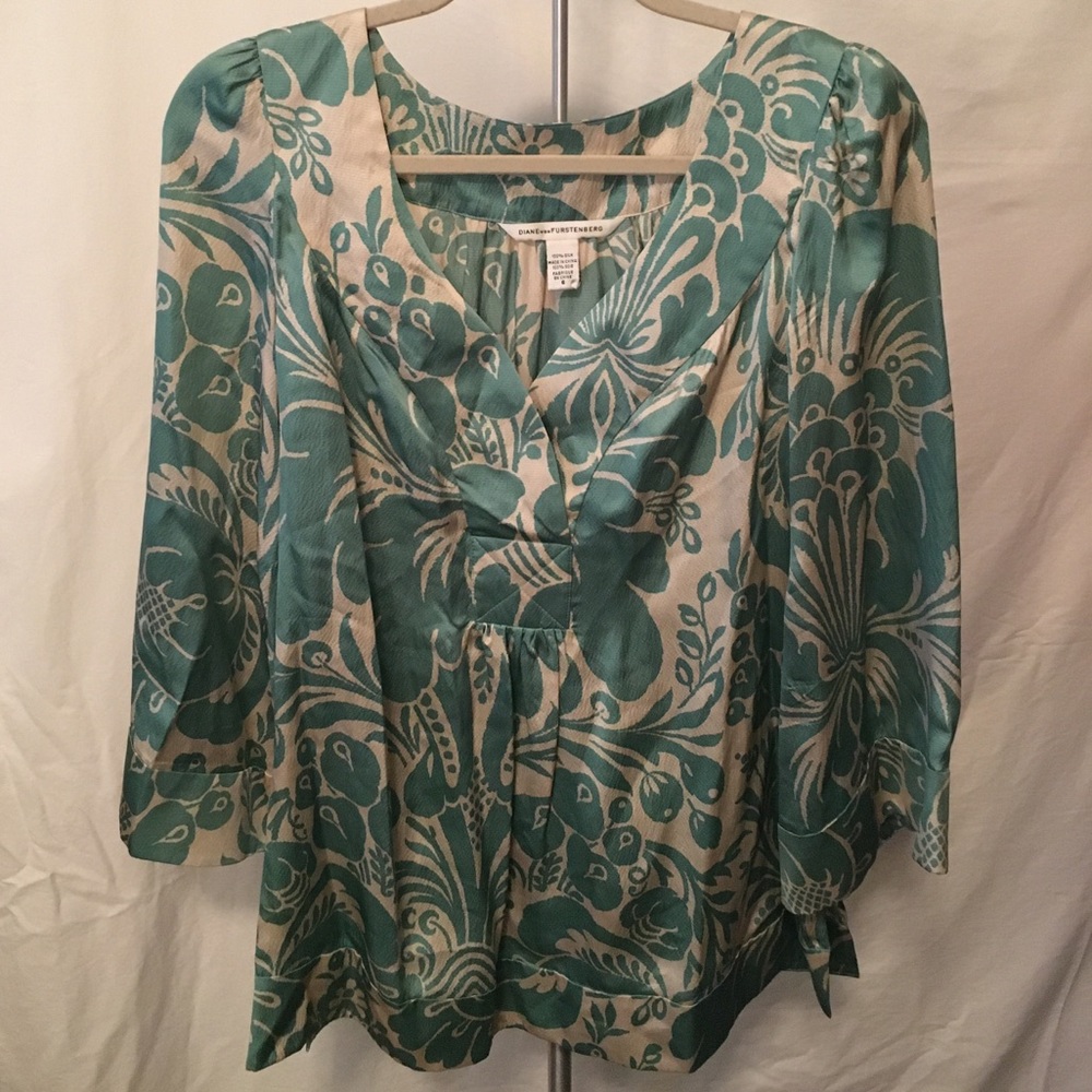Diane Von Furstenberg 100% Silk Floral Blouse